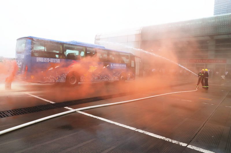 常運(yùn)集團(tuán)開展突發(fā)事件、消防應(yīng)急演練